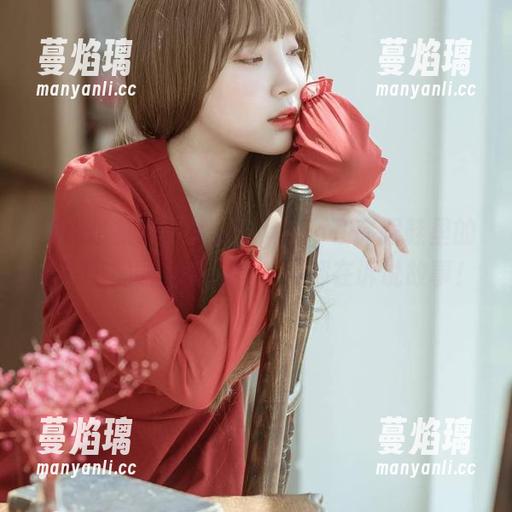 你能想象Kang Inkyung在高跟鞋里的姿态吗？图包里的每一页都在诉说故事！